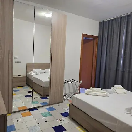 Ξενοδοχείο με διαμερίσματα La Dimora Di Parthenope Centro Storico 4*