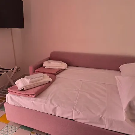 Aparthotel La Dimora Di Parthenope Centro Storico Naples